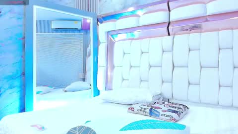 Kendall online show from March 11, 12:17 pm