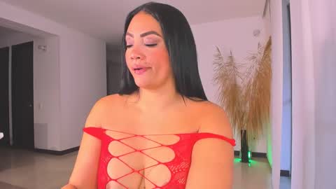 sexysofiiax online show from February 14, 10:58 pm