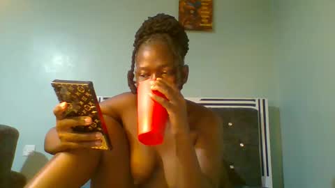 VIVIAN online show from March 6, 6:52 am