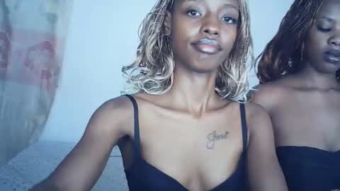 sexyzuriel online show from March 18, 9:47 am