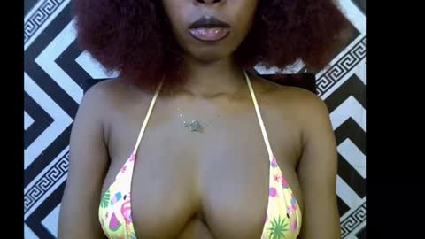 Snapshot of sezy_petite chatting on October 1, 8:14 pm Wealth online show from October 1, 8:14 pm