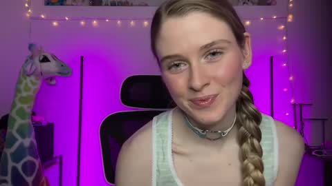 Snapshot of shadebabe chatting on January 28, 4:18 am shadebabe online show from January 28, 4:18 am