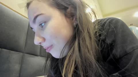 shadow_raffi online show from December 4, 2:20 am