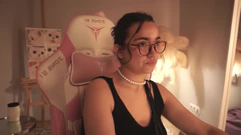 Lily  online show from November 6, 4:13 pm