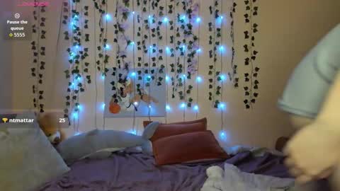 Vivian online show from October 4, 3:27 pm