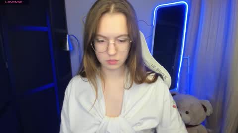 Vivian online show from September 21, 4:05 pm