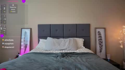 Shalynn online show from March 25, 6:22 pm