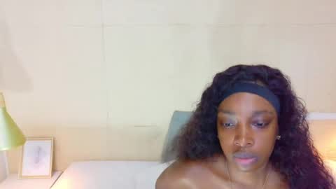 Snapshot of shamira_moore chatting on October 8, 8:13 pm Catalina online show from October 8, 8:13 pm