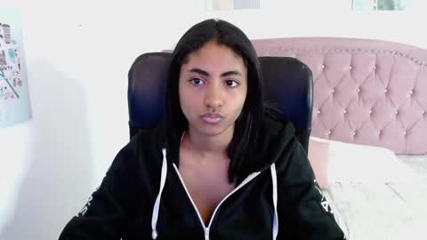 Snapshot of shaneelle chatting on September 26, 3:37 am shanelle online show from September 26, 3:37 am