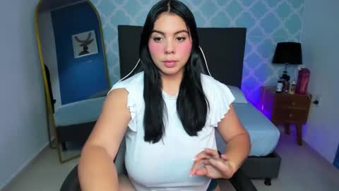 Shanel online show from December 18, 7:18 pm