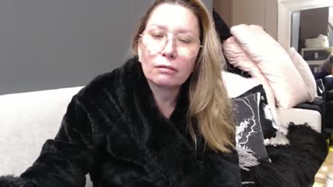 Snapshot of shannon07 chatting on December 30, 12:11 am Shannon07 online show from December 30, 12:11 am