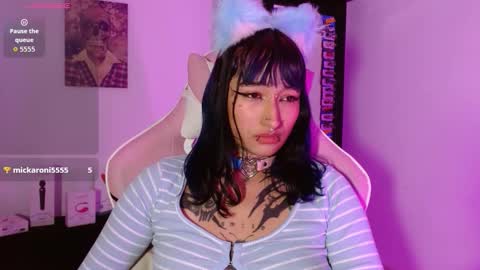 sharaross1 online show from March 13, 4:58 am