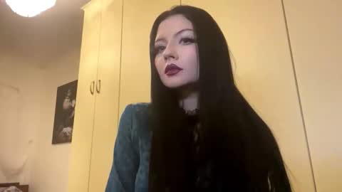Snapshot of sharellgilvin chatting on October 20, 5:27 pm Angie online show from October 20, 5:27 pm