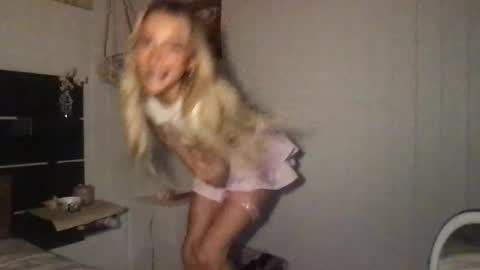 shariisweet online show from September 27, 4:03 pm