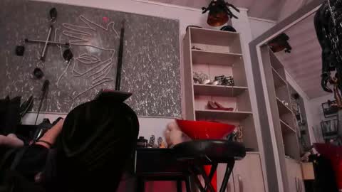 Sharith  online show from November 7, 9:53 pm