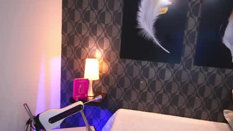 Sharom  online show from March 17, 4:33 pm