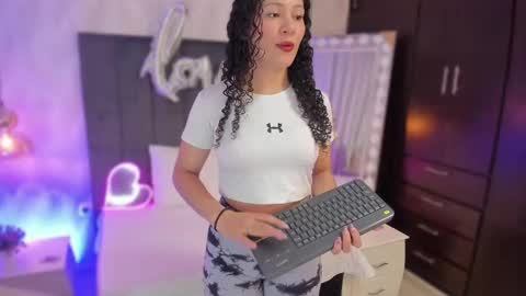 Sharon online show from March 4, 3:33 am