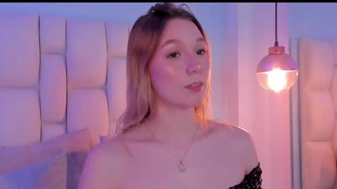 Shantall online show from October 29, 2:38 am