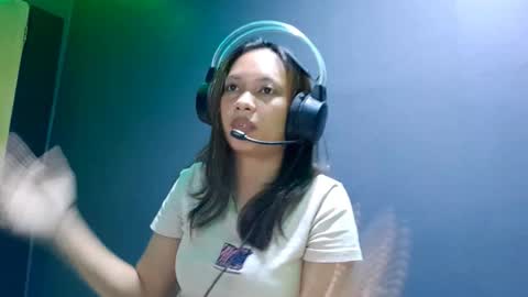 Snapshot of shauntefenceroy chatting on October 25, 6:04 pm Molly online show from October 25, 6:04 pm