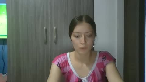 shelsyzevee_ online show from November 30, 1:43 am