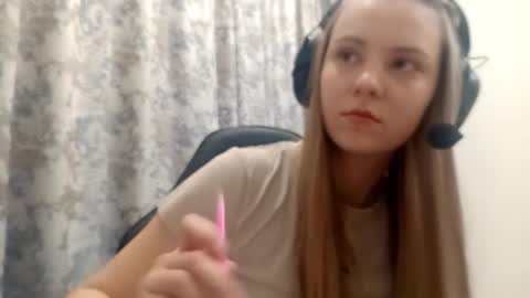 Lisa online show from November 27, 6:27 am