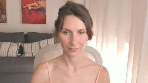 shesleepsnaked online show from September 18, 4:16 pm