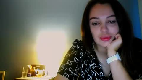 Vikki online show from November 23, 11:45 am