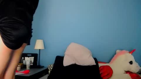 Vikki online show from February 12, 7:04 pm