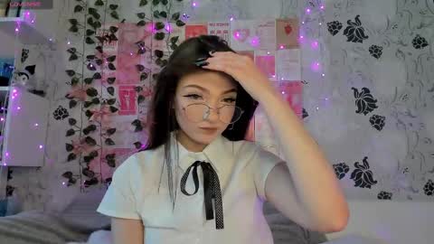 Snapshot of shimi_shimi_ chatting on March 11, 7:03 am Samsa online show from March 11, 7:03 am