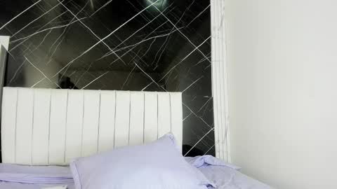 shirleyhott online show from October 2, 4:01 pm