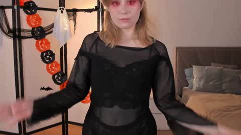 Agatha online show from October 31, 2:43 pm