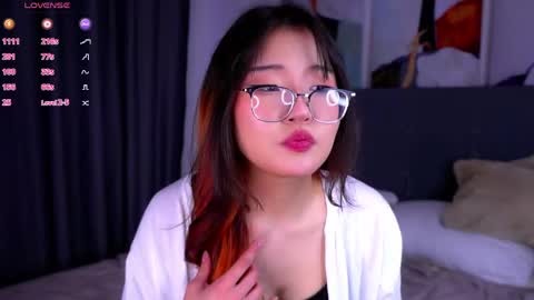 Naomi online show from May 8, 11:57 am