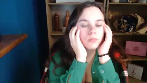 shy_lil online show from October 9, 10:19 am