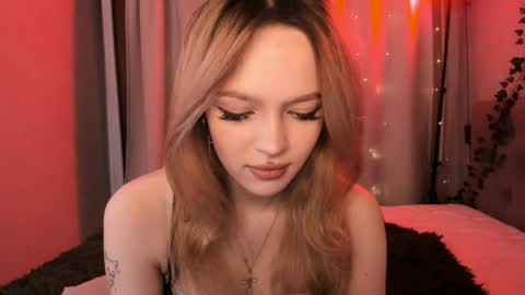 Megan 3 online show from April 3, 9:13 pm