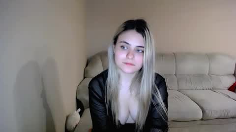 shy_sabrina_ online show from March 14, 11:06 pm