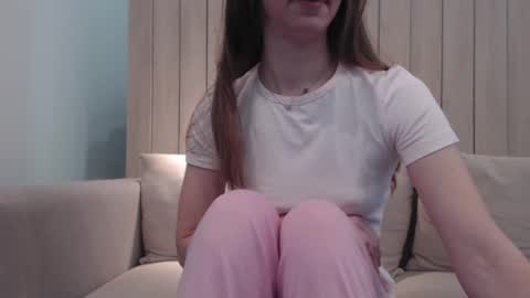 Snapshot of shy_schoolgirl_ chatting on March 4, 1:49 pm shy_schoolgirl_ online show from March 4, 1:49 pm