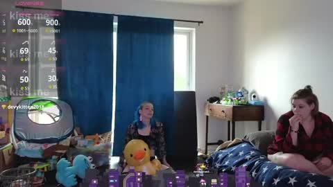 Hippie online show from April 29, 5:40 pm