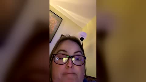 shyone2011 online show from December 22, 3:09 am