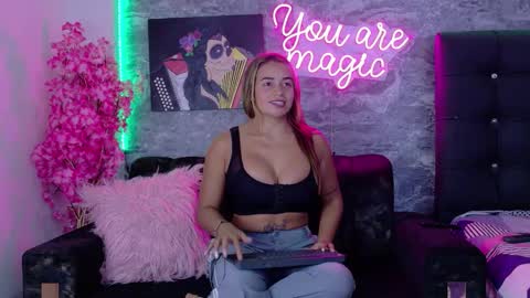 siamarlin online show from November 4, 10:26 pm