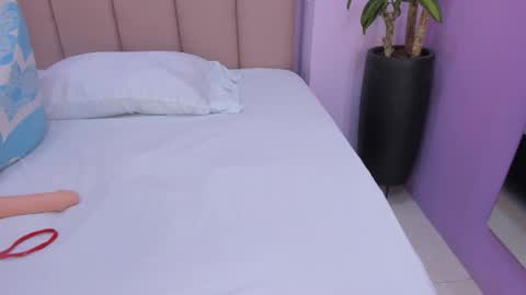 sienna_mg12 online show from November 28, 11:57 am