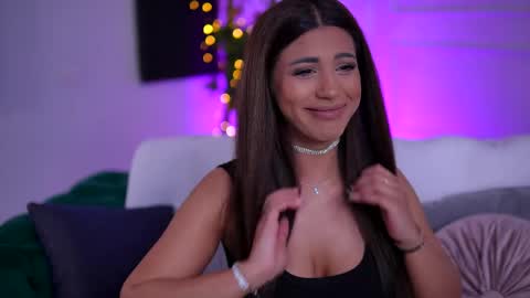 Sienna online show from April 18, 10:07 am