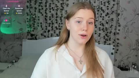 Chloe online show from December 1, 5:33 am