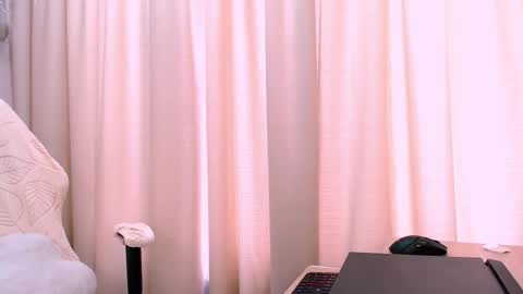 silk_ann online show from March 3, 5:35 am