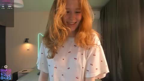 Snapshot of silkencrave chatting on October 13, 3:14 pm Call me Mia online show from October 13, 3:14 pm