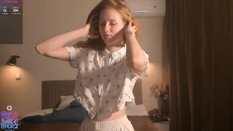 Snapshot of silkencrave chatting on October 4, 7:14 am Call me Mia online show from October 4, 7:14 am