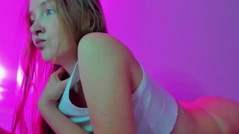 Mila online show from October 24, 8:32 am