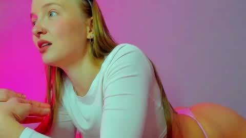 Mila online show from October 5, 9:36 am