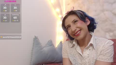 Snapshot of skarletjhonson_ chatting on December 11, 3:35 am Skarlet online show from December 11, 3:35 am