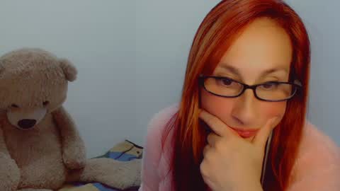 Snapshot of skarlett2072 chatting on January 2, 10:44 pm Arlett online show from January 2, 10:44 pm
