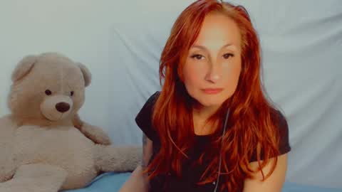 Snapshot of skarlett2072 chatting on February 13, 1:08 am Arlett online show from February 13, 1:08 am